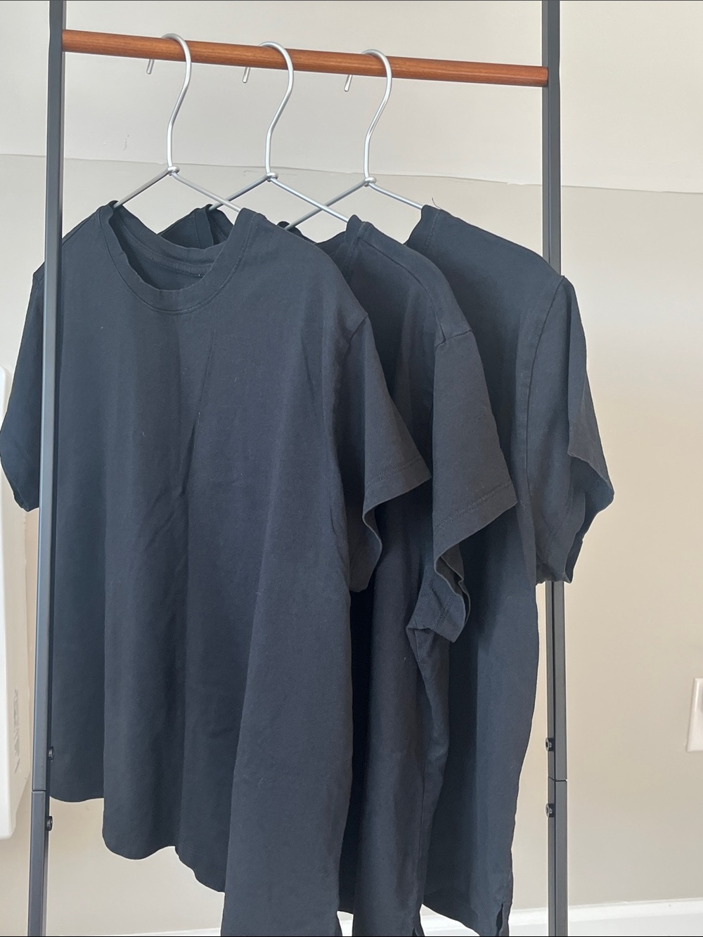 3 loft t shirts